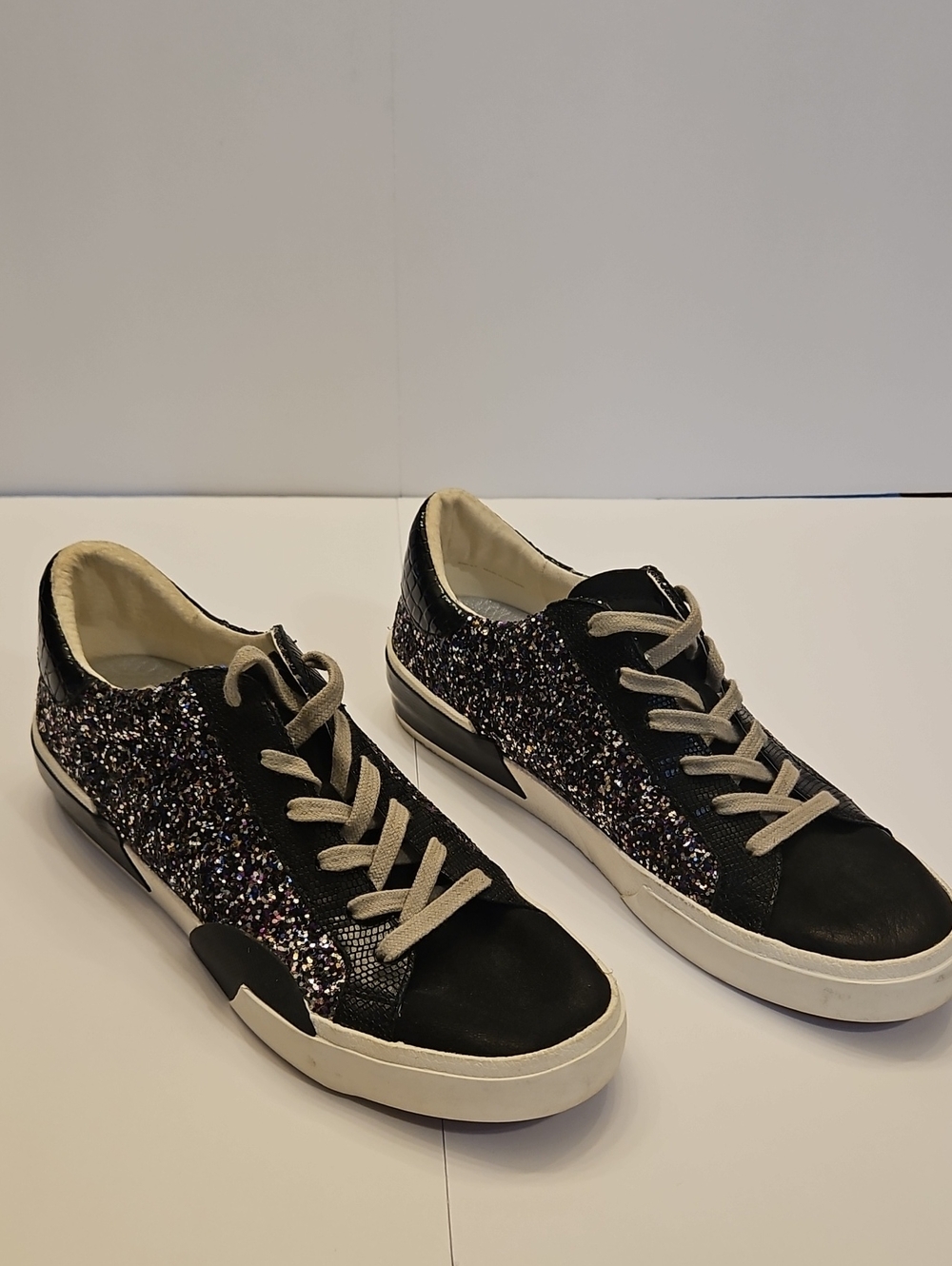 Dolce Vita Black Zina Sneaker Glitter Low-Top 9.5M Womens EUC
